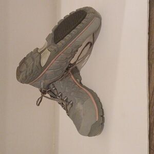 Nautilus Hard Toe Work Sneakers